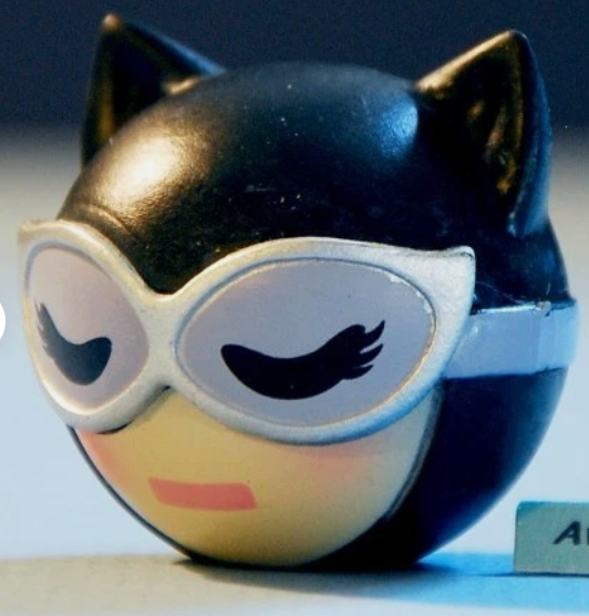 DC Comics Funko Mymoji Mini-Figure Series 1 Catwoman-opened