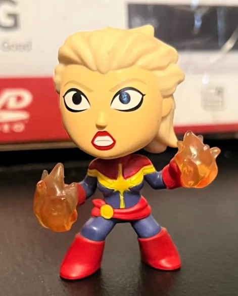 Funko Mystery Minis- Captain Marvel (Marvel Collector Corps Exclusive)