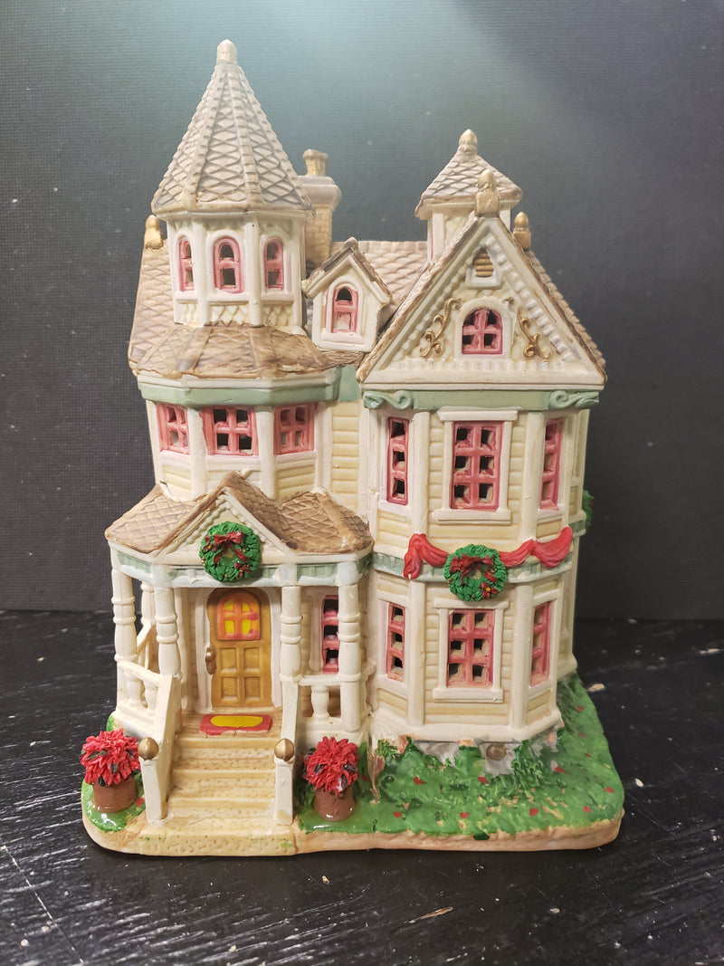2008 Lemax Daniels House ceramic house
