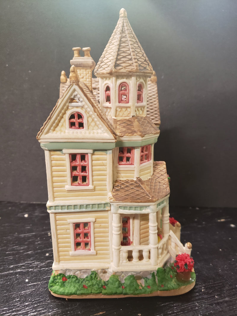 2008 Lemax Daniels House ceramic house
